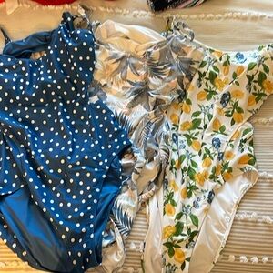 Old navy set of 3 bathing suits 2X